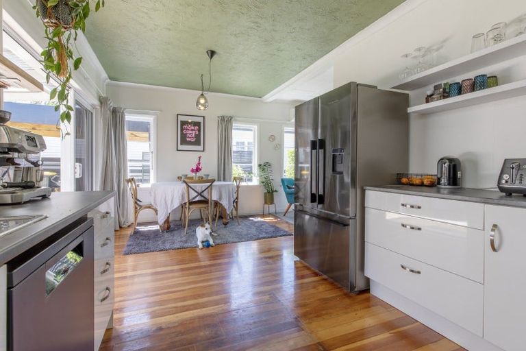 Photo of property in 38 Queen Street, Dannevirke, 4930