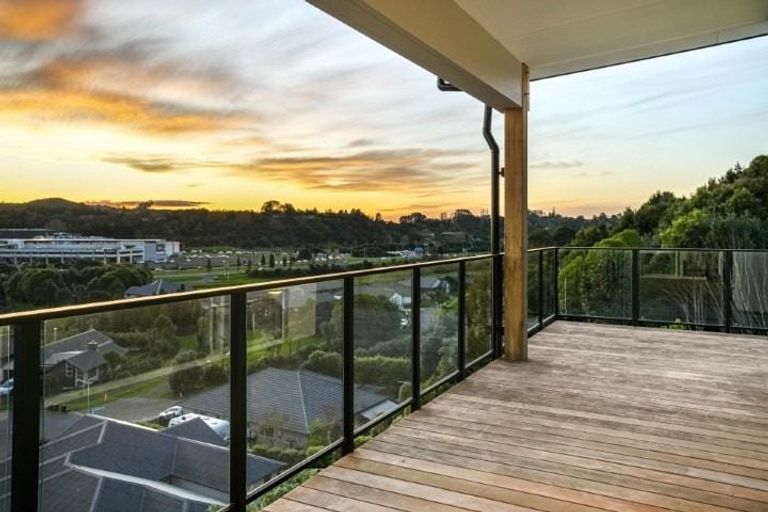 Photo of property in 15 Gyle Place, Pyes Pa, Tauranga, 3112