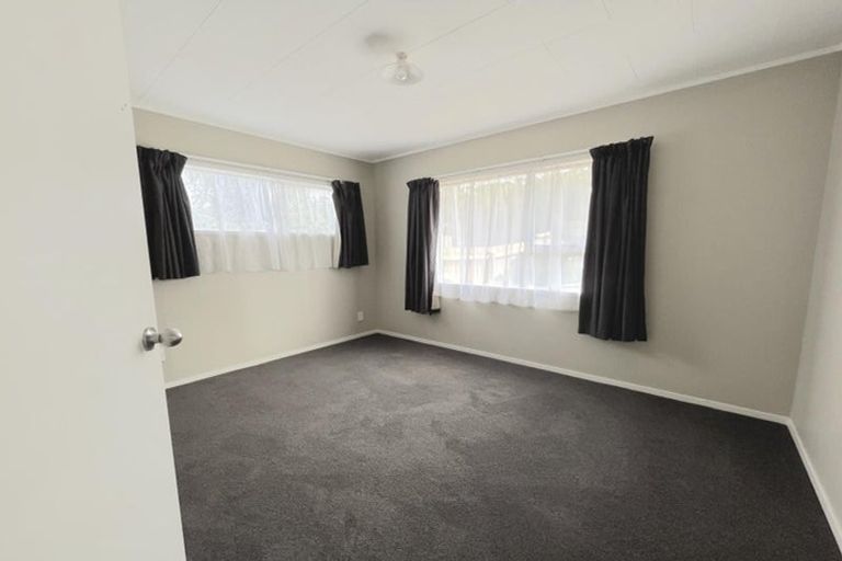 Photo of property in 70 Parrs Cross Road, Henderson, Auckland, 0612