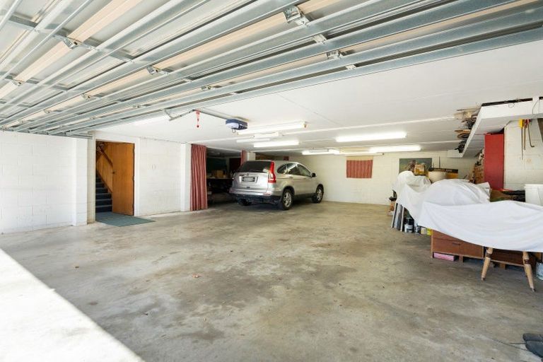 Photo of property in 76 Highbury Drive, Levin, 5510