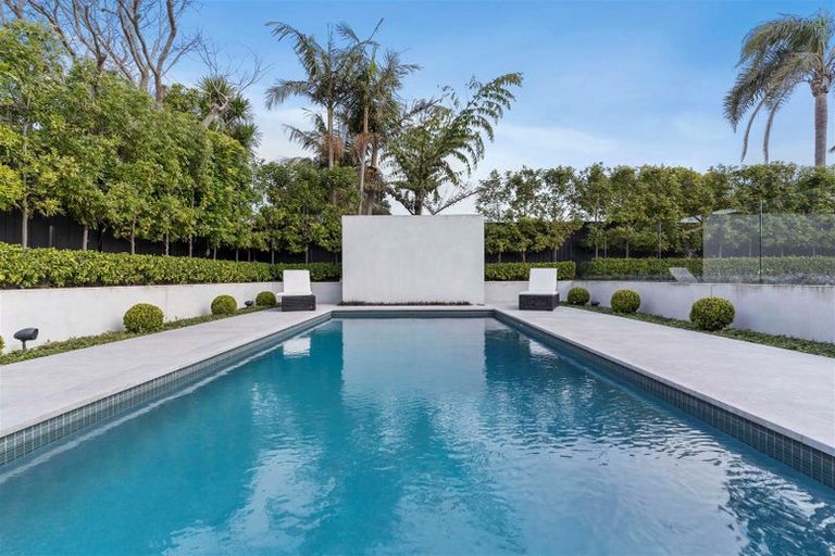 Photo of property in 12 Clifton Road, Hauraki, Auckland, 0622