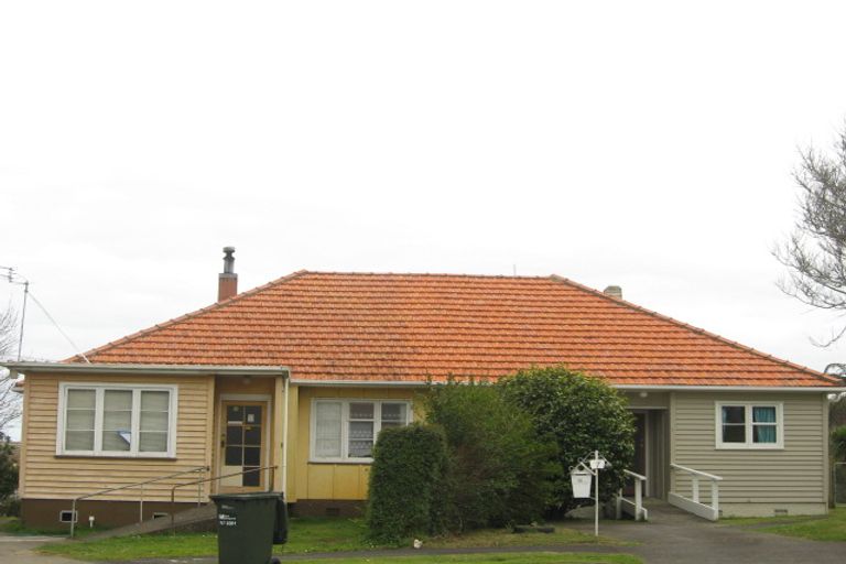 Photo of property in 7 Tor Street, Westown, New Plymouth, 4310