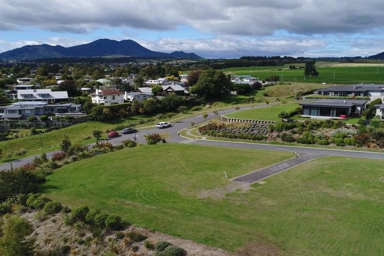 Photo of property in 20 Kurapoto Lane, Rainbow Point, Taupo, 3330