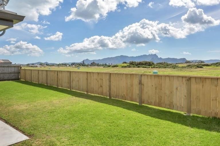 Photo of property in 21 Wai Place, One Tree Point, 0118