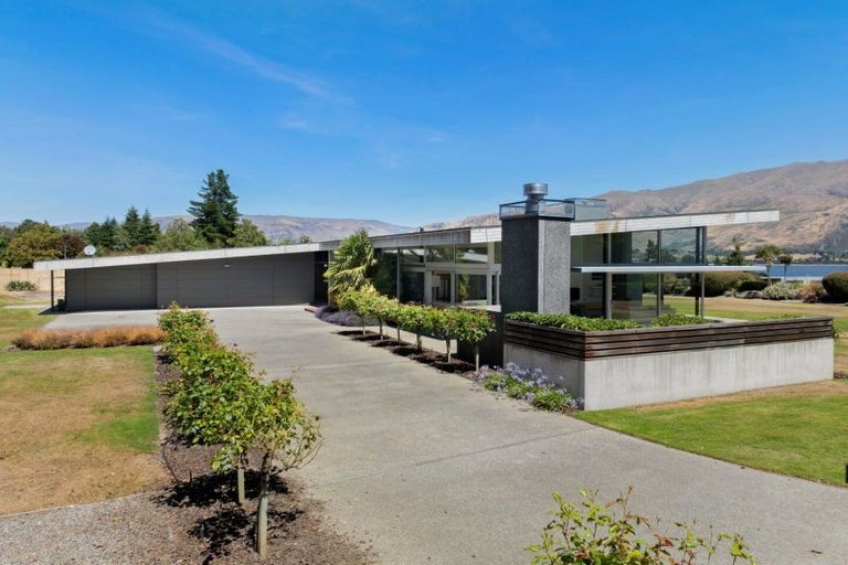 Photo of property in 311 Beacon Point Road, Wanaka, 9305