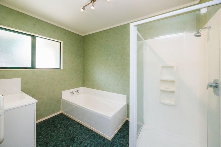 Photo of property in 19 Logan Way, Kelvin Grove, Palmerston North, 4414