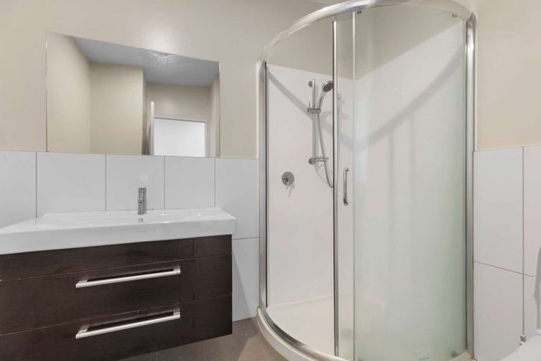 Photo of property in 6/45a Swanson Road, Henderson, Auckland, 0610