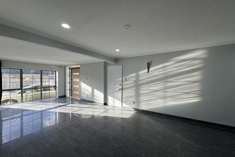 Photo of property in 17 Gray Avenue, Mangere East, Auckland, 2024