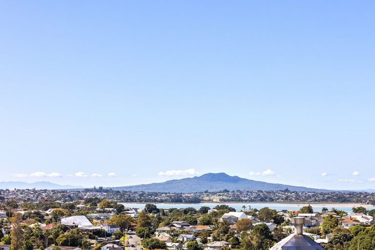 Photo of property in 1/36 Maritime Terrace, Birkenhead, Auckland, 0626