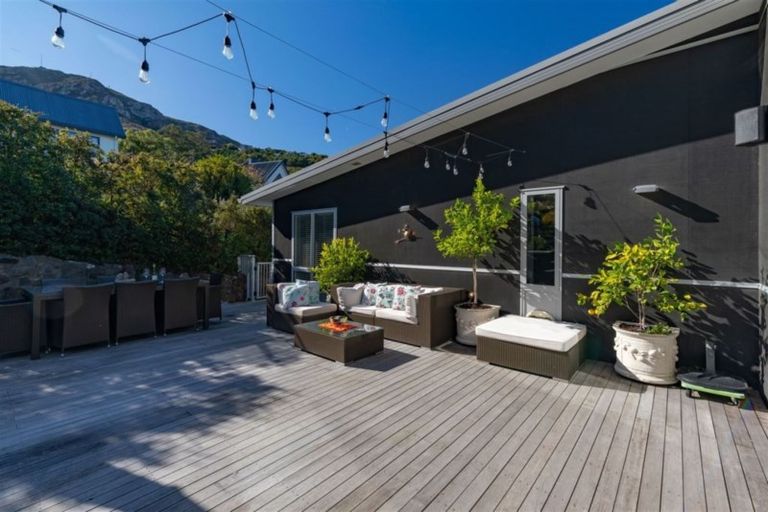 Photo of property in 22 Cornwall Road, Lyttelton, 8082