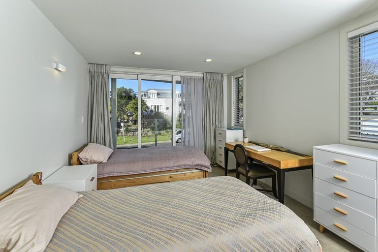 Photo of property in 8b Hauraki Road, Hauraki, Auckland, 0622