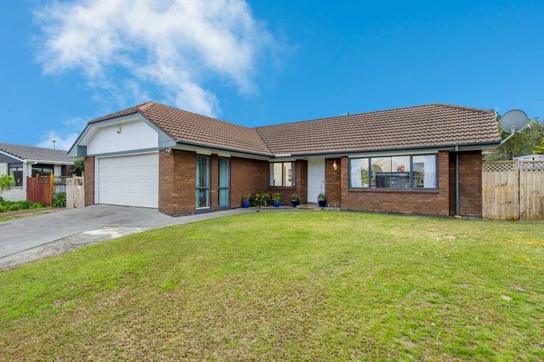 Photo of property in 49 Golfland Drive, Golflands, Auckland, 2013