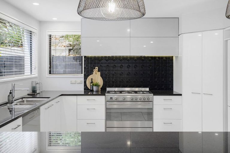 Photo of property in 26 Whareora Terrace, Cashmere, Christchurch, 8022