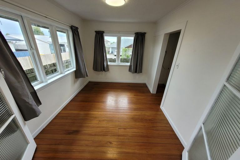 Photo of property in 1/11 Settlement Road, Papakura, 2110
