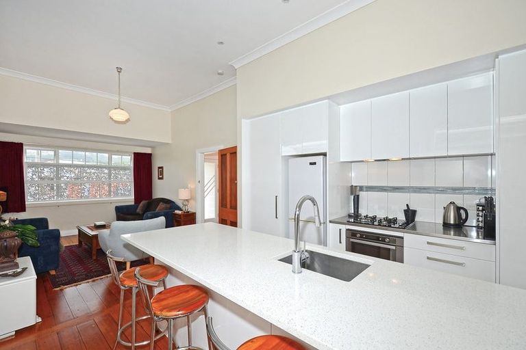 Photo of property in 6 Queen Street, Petone, Lower Hutt, 5012