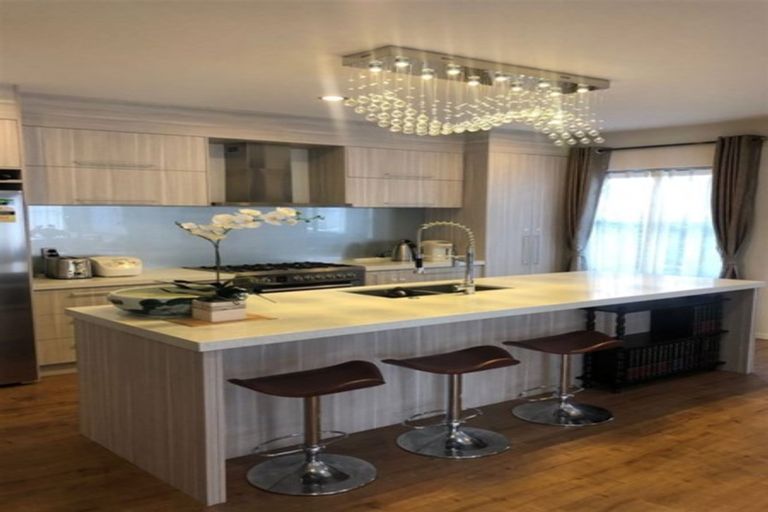 Photo of property in 21b Stamford Crescent, Flat Bush, Auckland, 2019