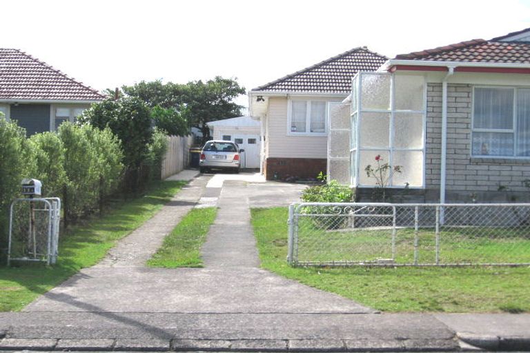 Photo of property in 11 Strid Road, Te Atatu South, Auckland, 0610