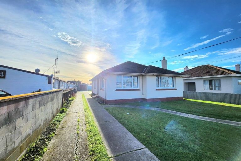 Photo of property in 12 Balmoral Street, Oamaru North, Oamaru, 9400