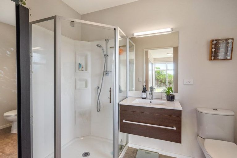 Photo of property in 6 Telford Way, Raumati Beach, Paraparaumu, 5032