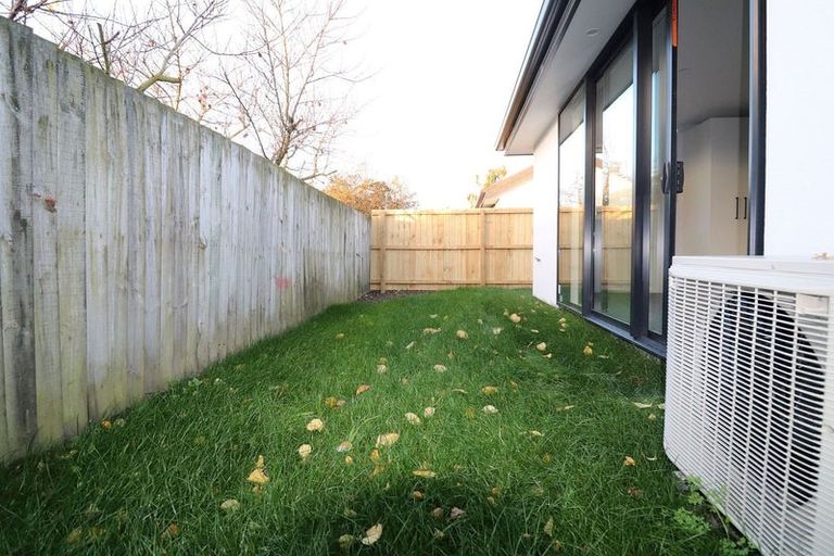 Photo of property in 4/30a Northcote Road, Northcote, Christchurch, 8052
