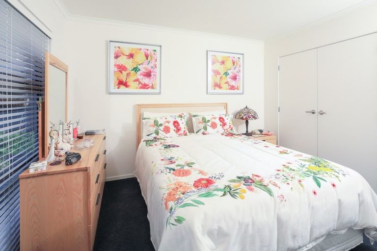 Photo of property in 2/4 Ross View Terrace, Dinsdale, Hamilton, 3204