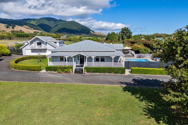 Photo of property in 106 Settlement Road, Te Horo, Otaki, 5582