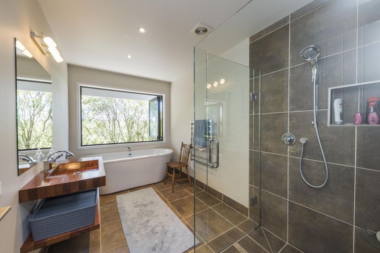 Photo of property in 51 Ruapehu Drive, Fitzherbert, Palmerston North, 4410