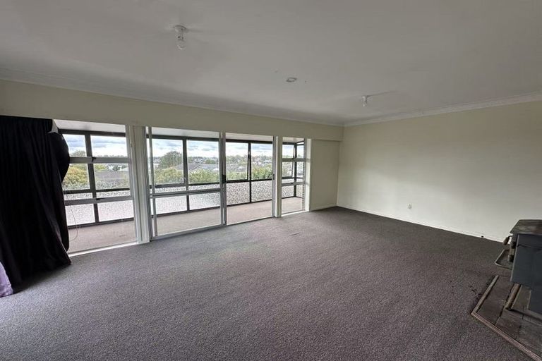 Photo of property in 10 Bendale Place, Papatoetoe, Auckland, 2025