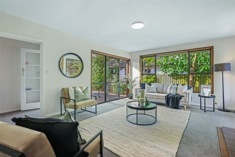 Photo of property in 16 Manor Place, Bryndwr, Christchurch, 8053