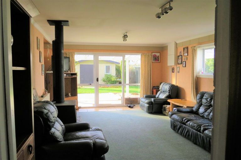 Photo of property in 76 Hakataramea Highway, Waimate, 7977