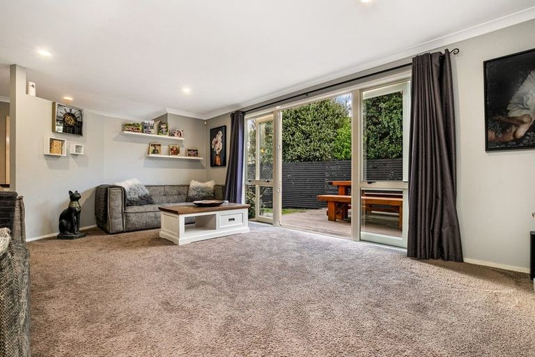 Photo of property in 19 Twin Court, Albany, Auckland, 0632