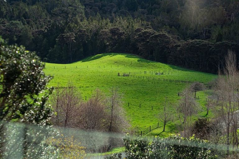 Photo of property in 388 Pine Valley Road, Dairy Flat, Silverdale, 0992