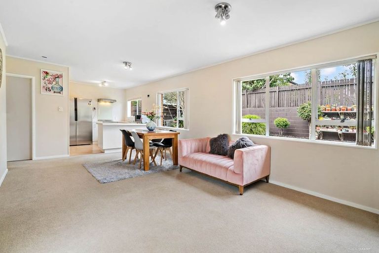 Photo of property in 2/37 Galvan Avenue, Sunnyhills, Auckland, 2010