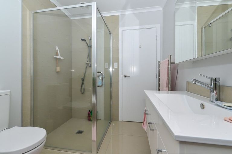 Photo of property in 1/23 The Dales, Dinsdale, Hamilton, 3204