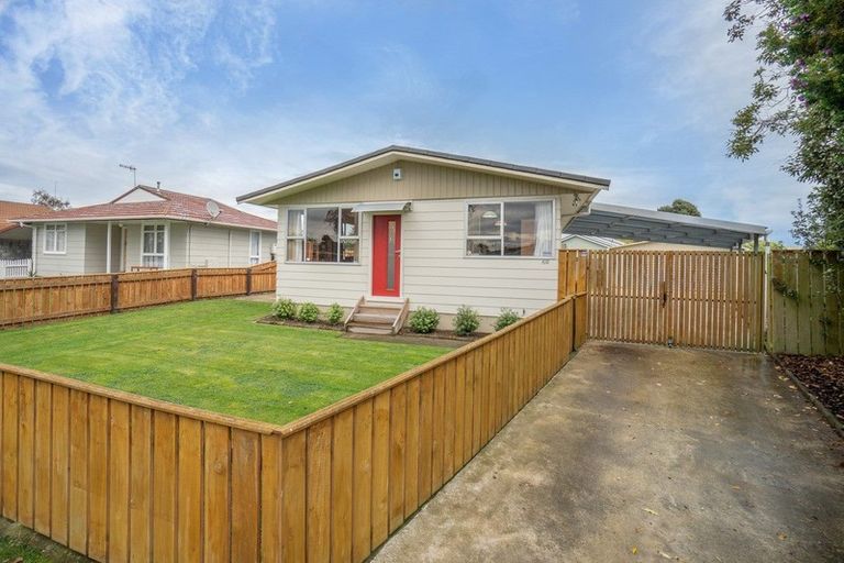 Photo of property in 48 Amberley Avenue, Westbrook, Palmerston North, 4412