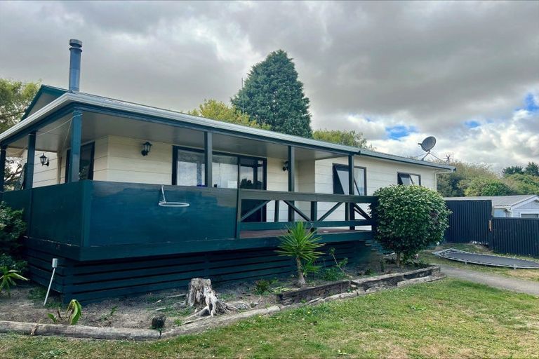 Photo of property in 19 Vera Street, Marton, 4710