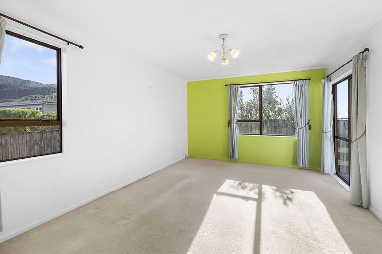 Photo of property in 29a Cecil Road, Tawa, Wellington, 5028