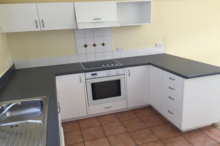 Photo of property in Pirie Street Townhouses, 22/35 Pirie Street, Mount Victoria, Wellington, 6011