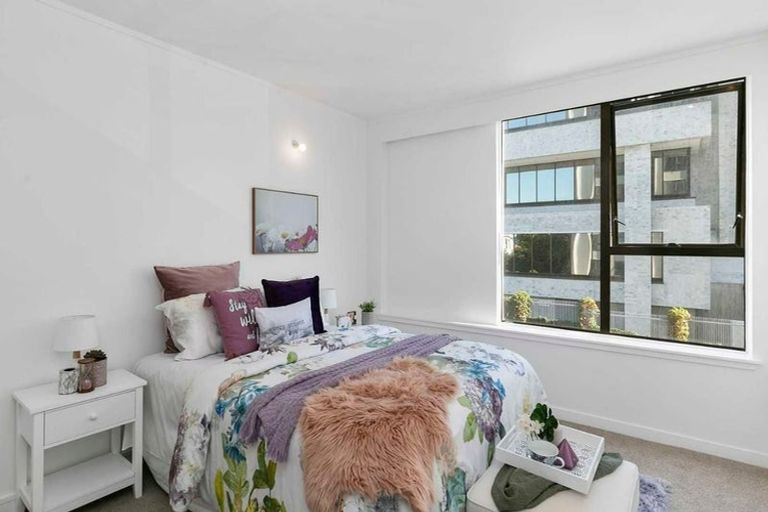 Photo of property in Hobson Court Flats, 22/70 Hobson Street, Thorndon, Wellington, 6011