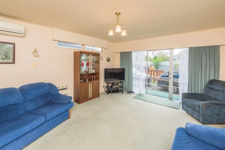 Photo of property in 4/5 Saint Leonard Street, Saint Johns Hill, Whanganui, 4501