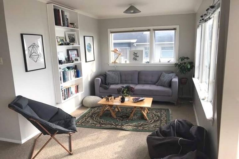 Photo of property in 1/23 Hamblyn Street, Strandon, New Plymouth, 4312