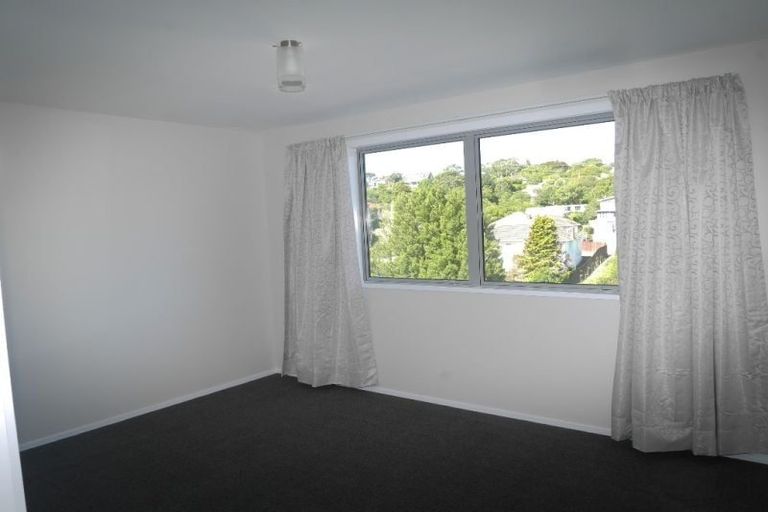 Photo of property in 137a Newlands Road, Newlands, Wellington, 6037