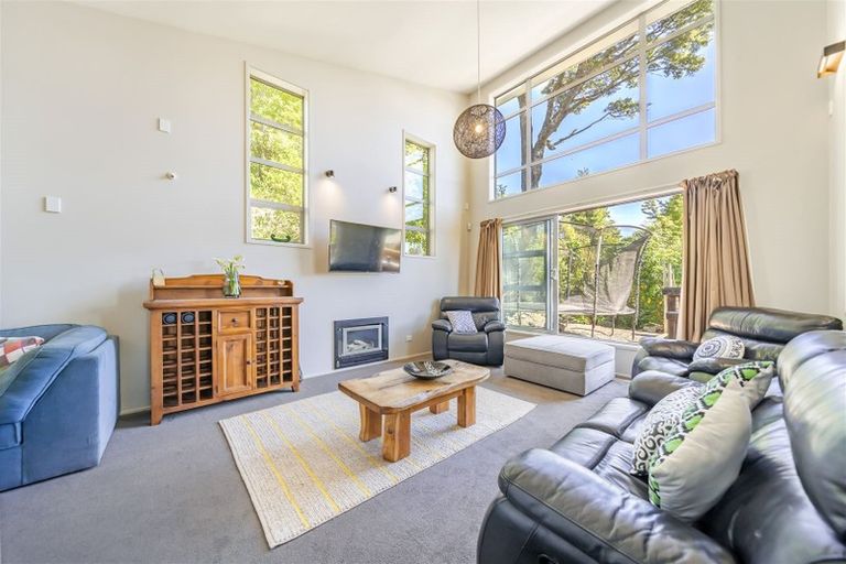 Photo of property in 27 Carlow Grove, Birchville, Upper Hutt, 5018