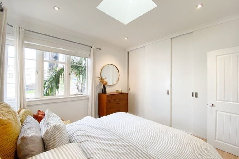 Photo of property in 4/64 Victoria Road, Devonport, Auckland, 0624