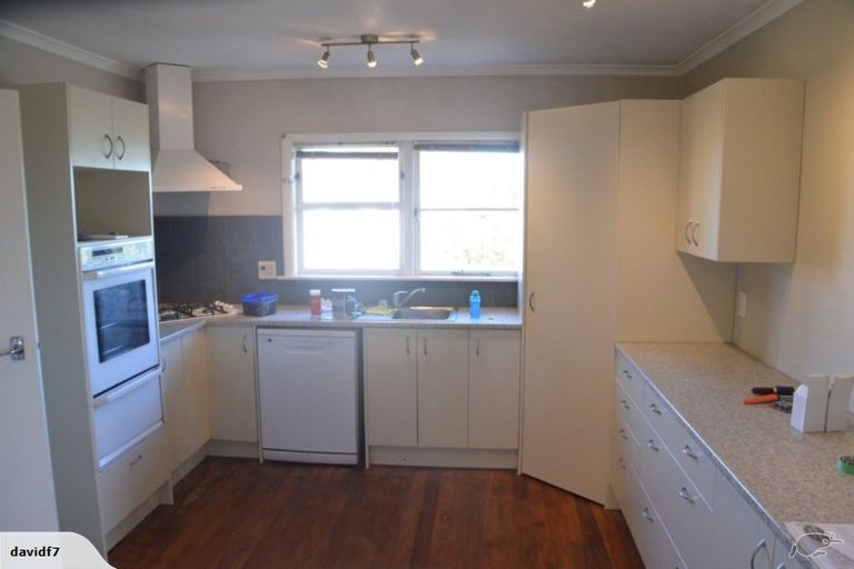 Photo of property in 5 Poto Road, Normandale, Lower Hutt, 5010