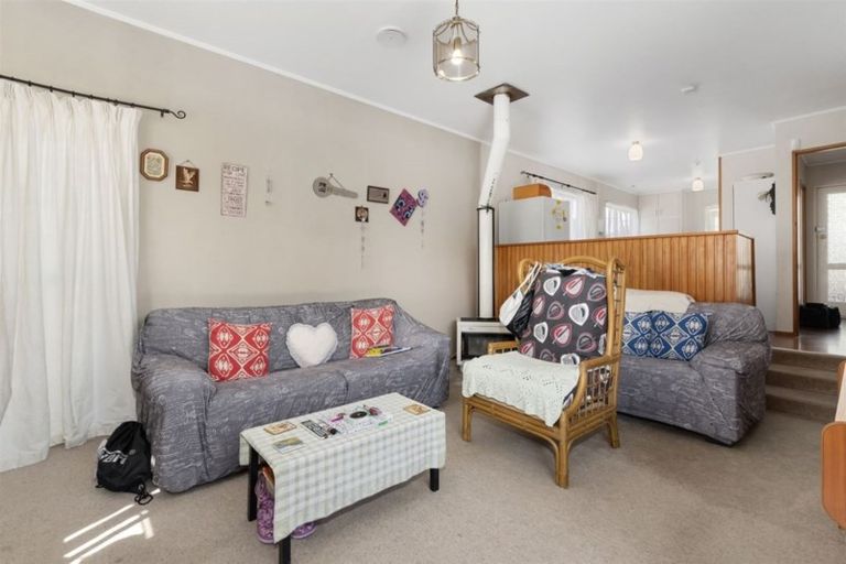 Photo of property in 28 Dingadee Street, Welcome Bay, Tauranga, 3112
