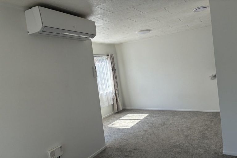 Photo of property in 454 Swanson Road, Ranui, Auckland, 0612