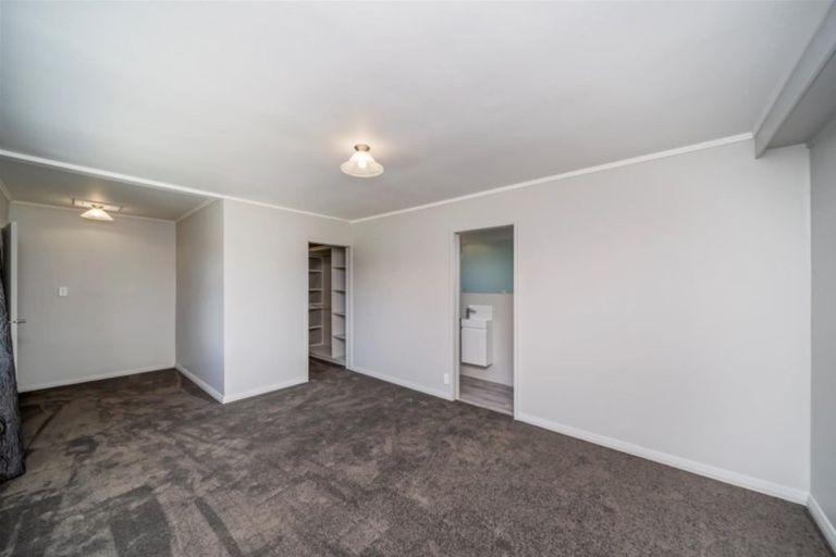 Photo of property in 306 South Road, Hawera, 4610