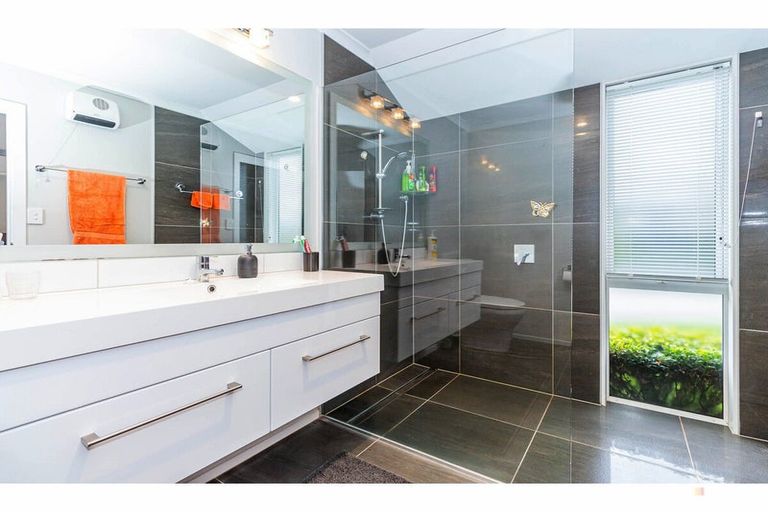 Photo of property in 16 Tancred Street, Geraldine, 7930