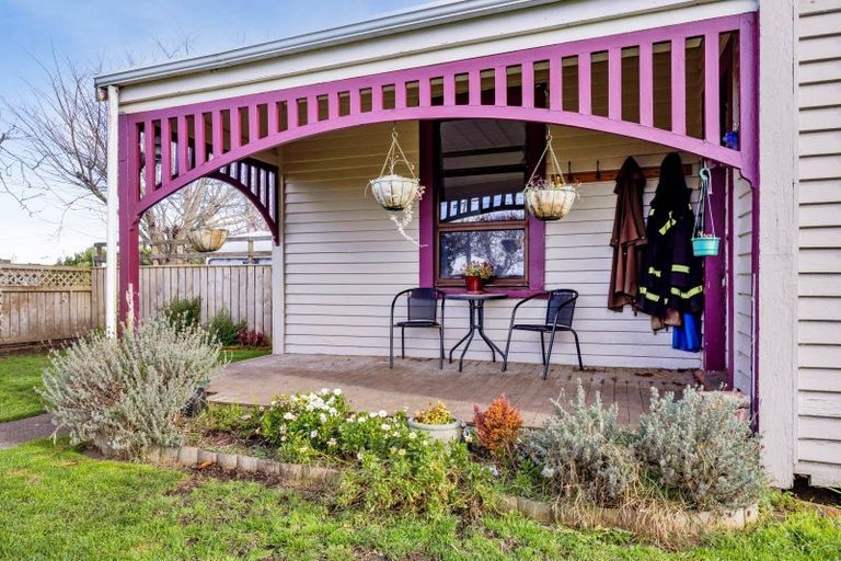 Photo of property in 1 Campbell Street, Hawera, 4610